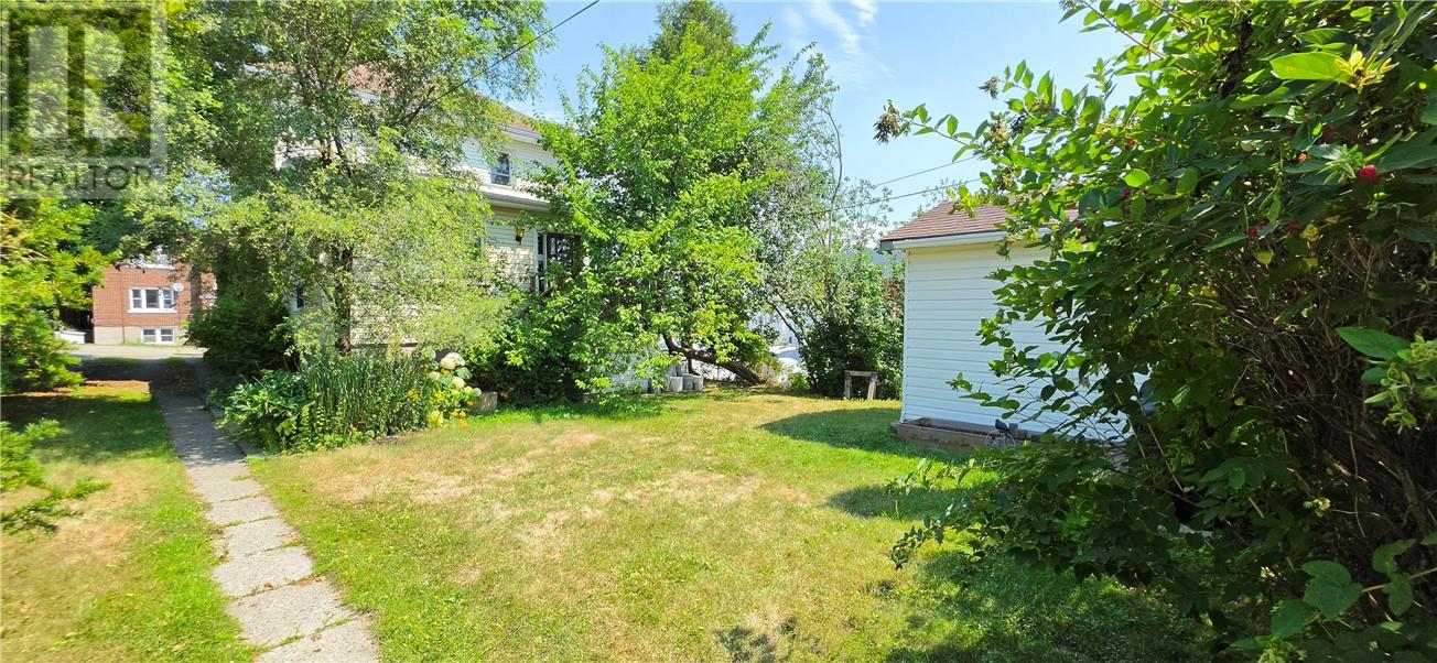 195 Pine Street — photo 36