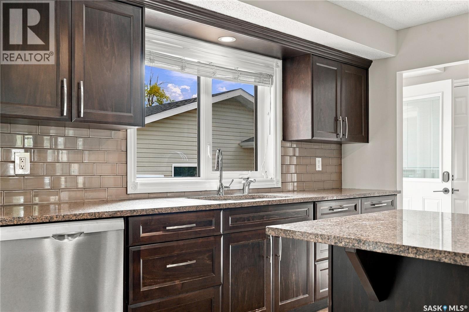 353 Guelph CRESCENT - 13