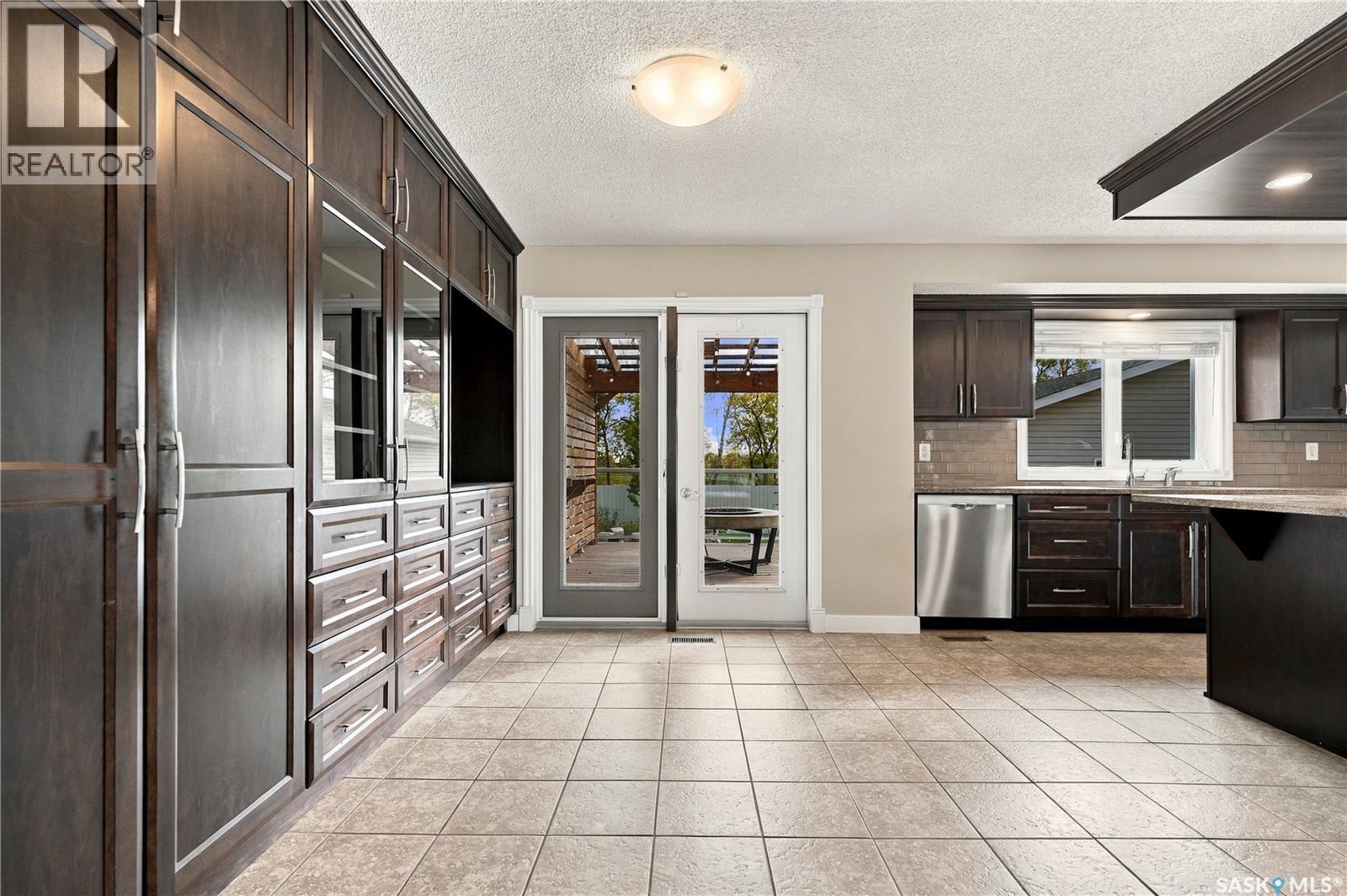 353 Guelph CRESCENT, Saskatoon — photo 8
