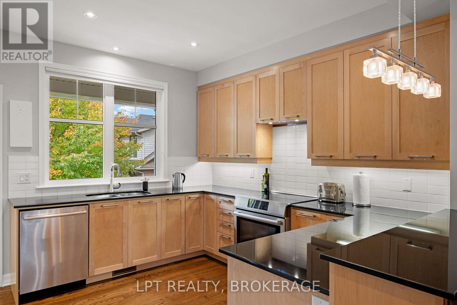 202 Dalkeith Private — photo 16