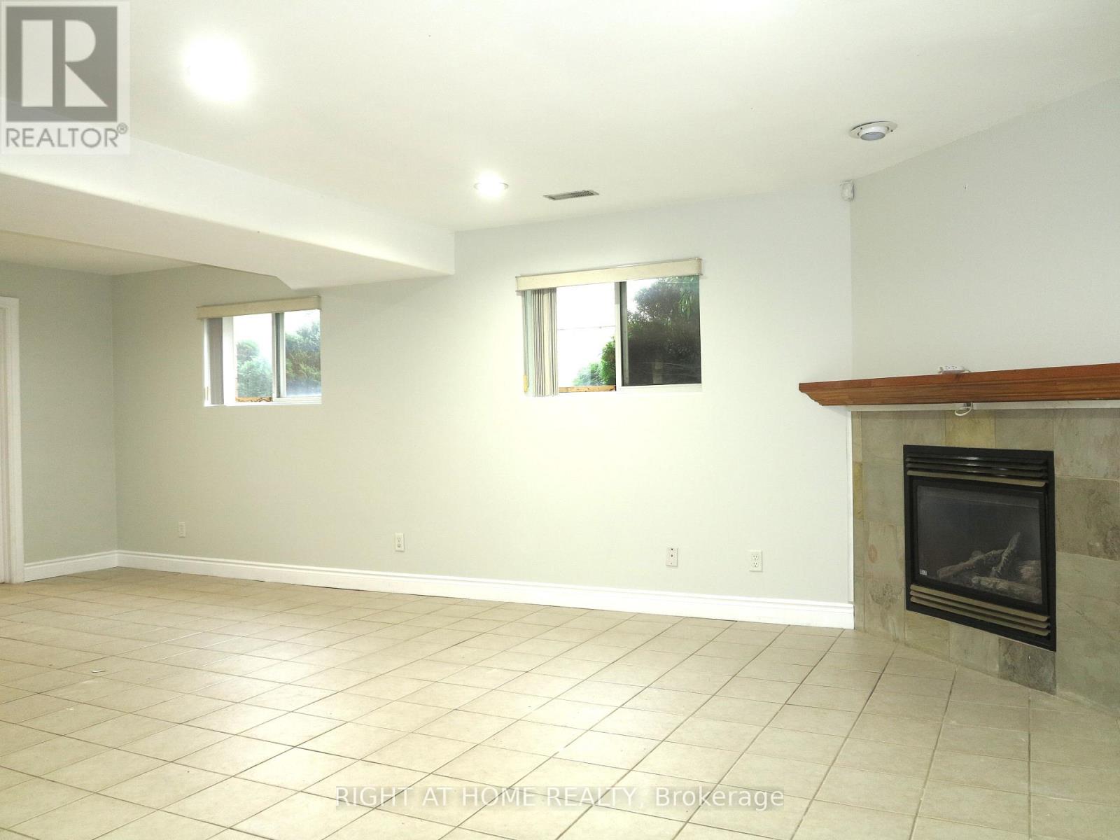 101 JOANNE COURT - 19