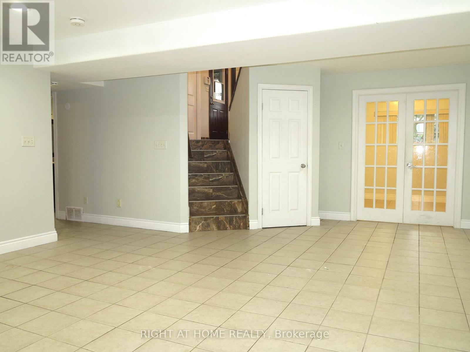 101 JOANNE COURT - 21