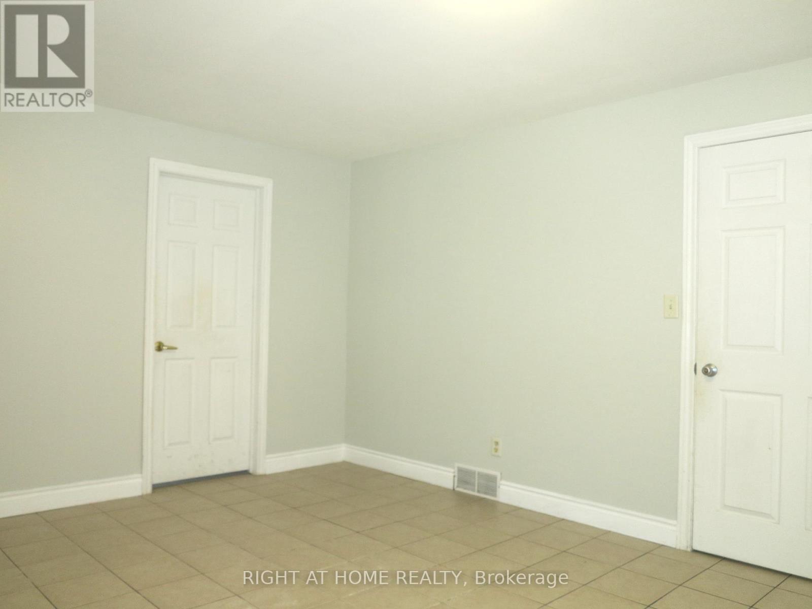 101 JOANNE COURT - 25