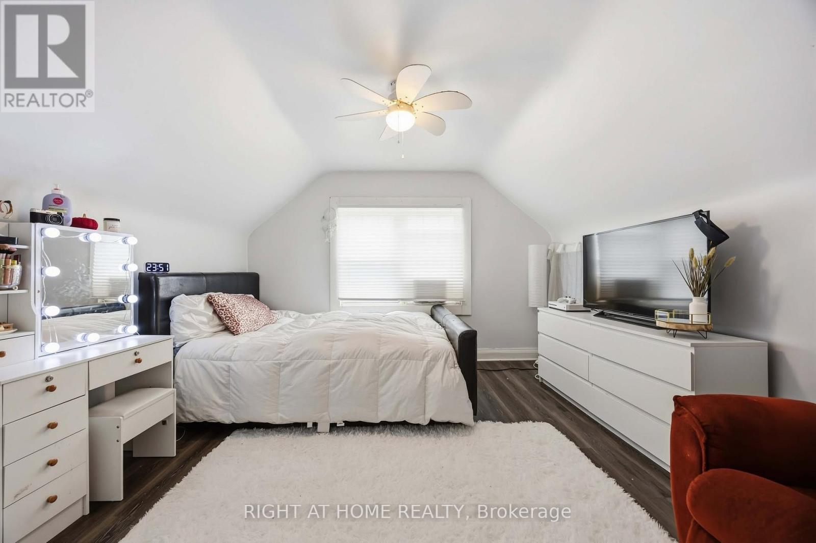 139 GORDON STREET - 14