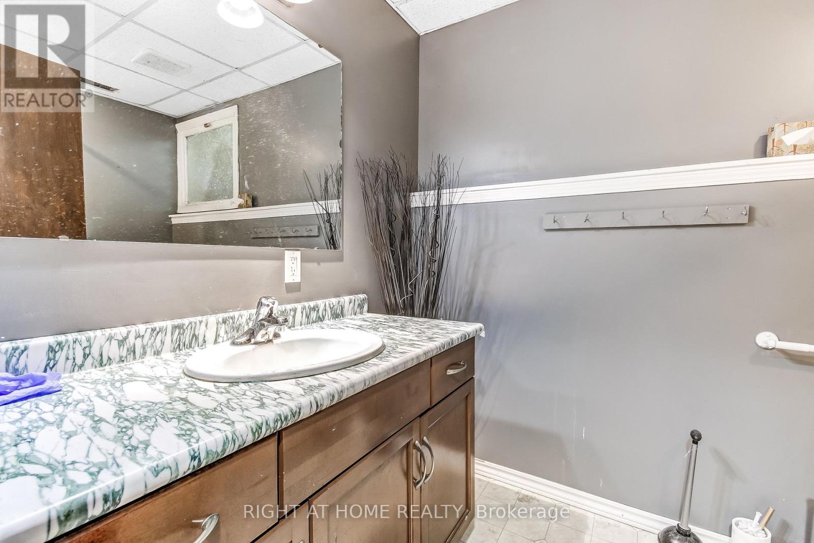 10 David Drive — photo 16