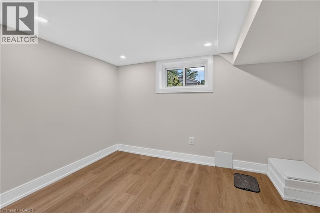 215 Paling Avenue — photo 40