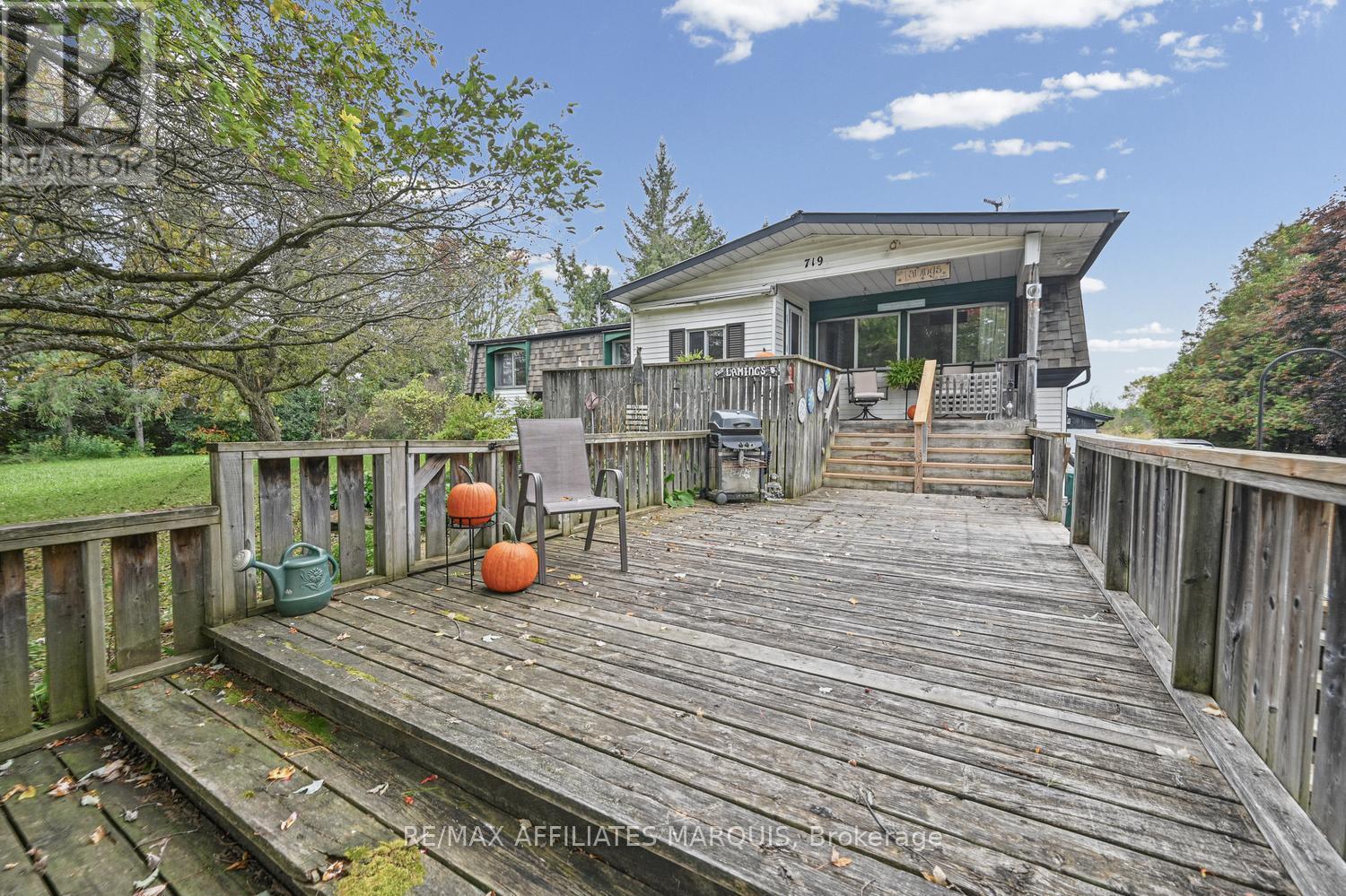 719 Ireland Road — photo 10