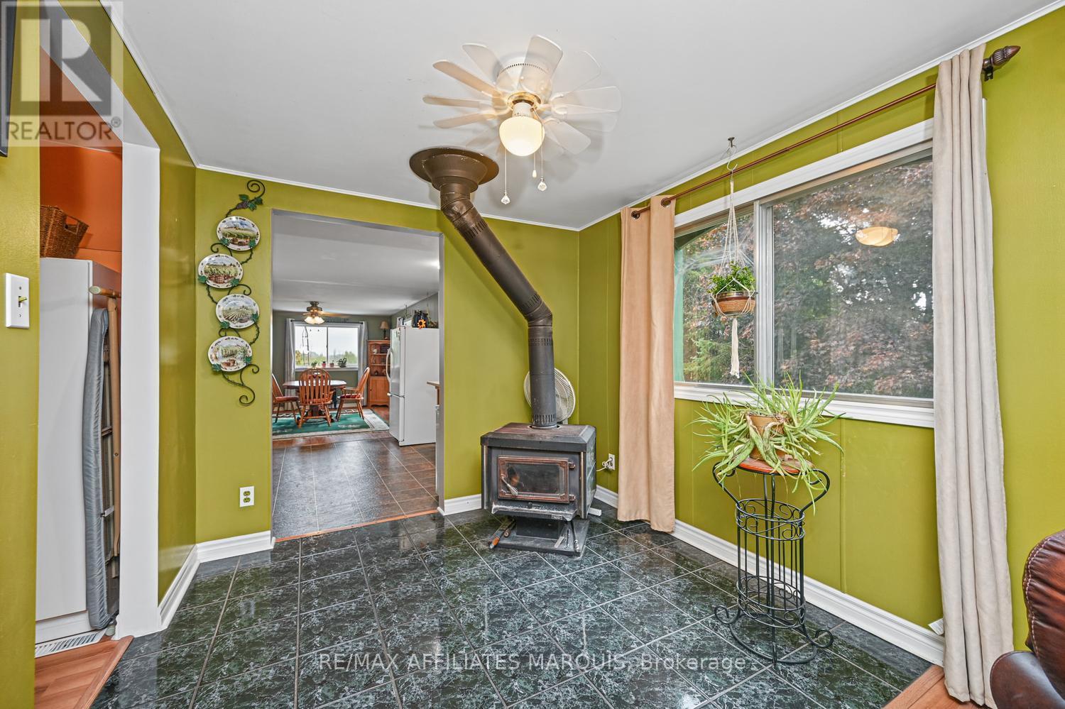 719 IRELAND ROAD - 16