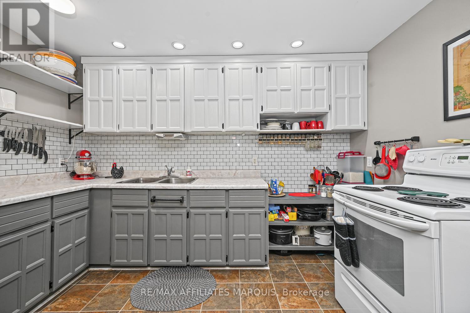 719 Ireland Road — photo 18