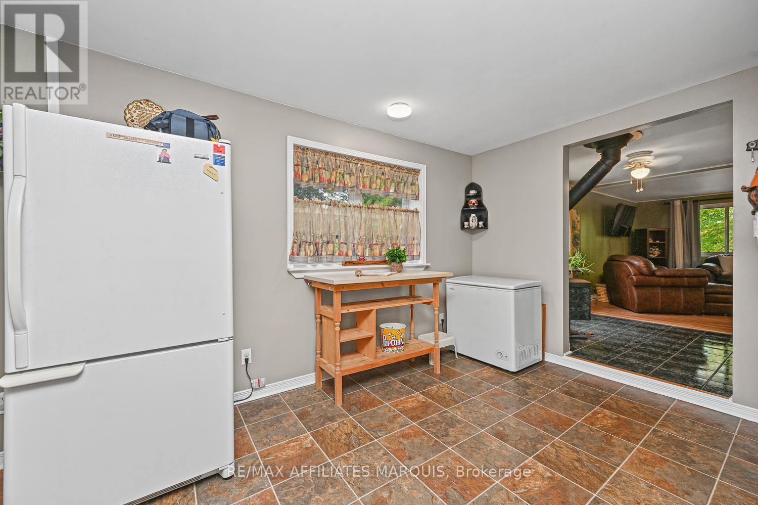 719 Ireland Road — photo 19