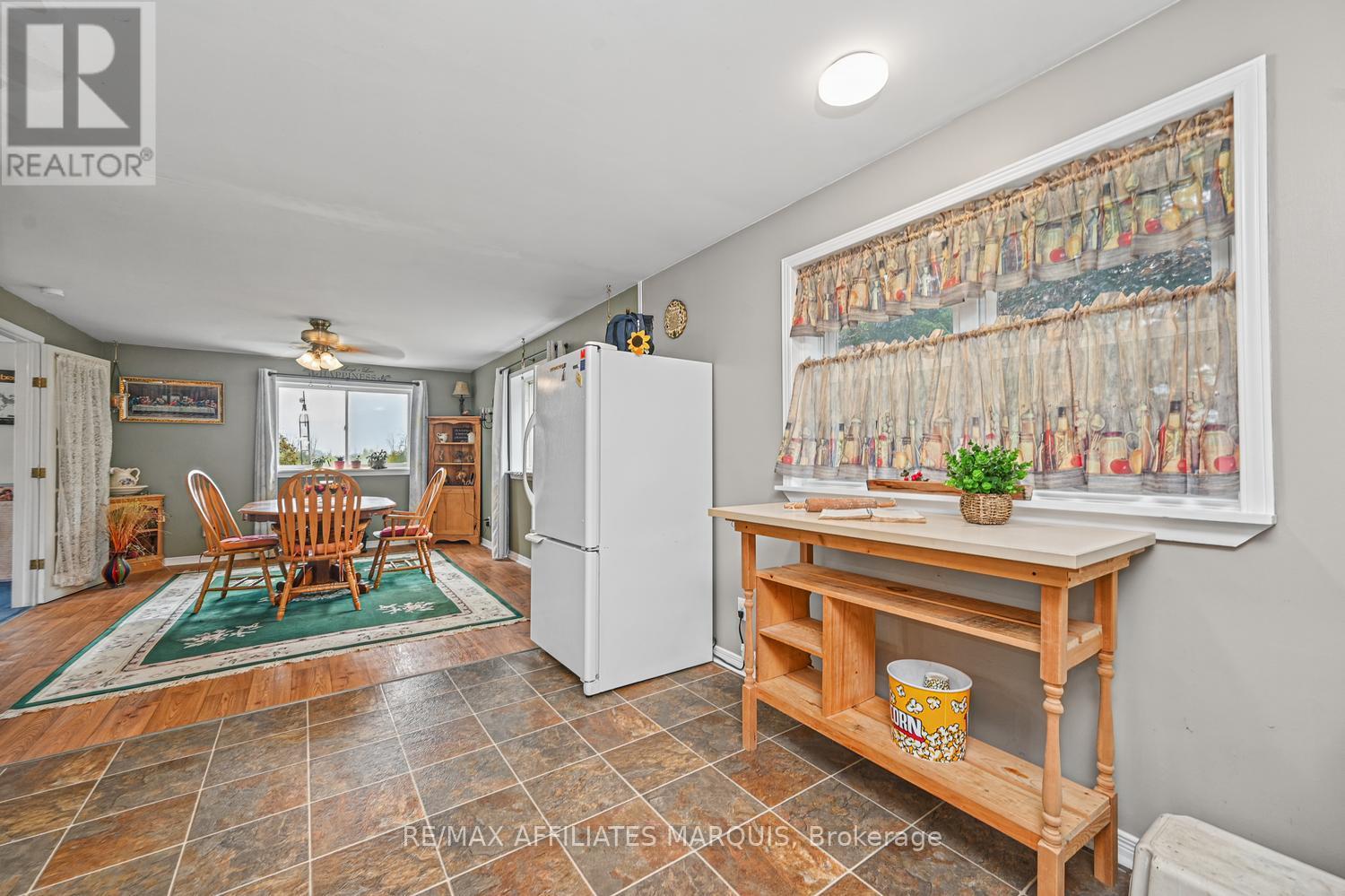 719 Ireland Road — photo 20