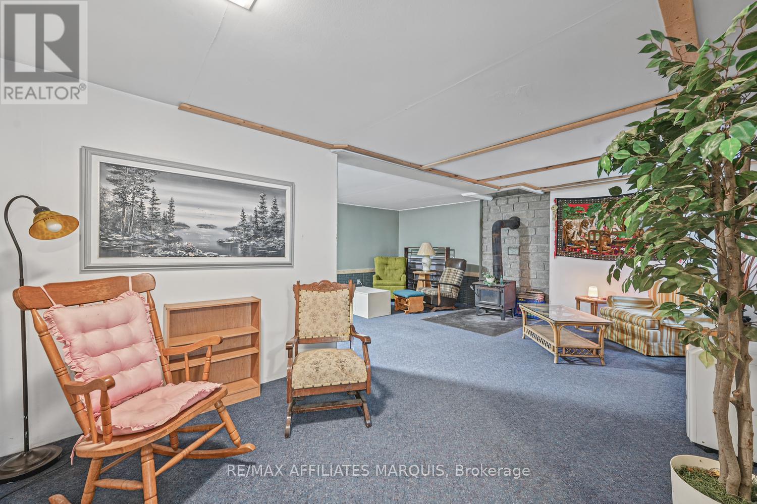 719 Ireland Road — photo 32