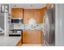 19 A Banner Road, Ottawa, ON K2H8T3 Photo 12