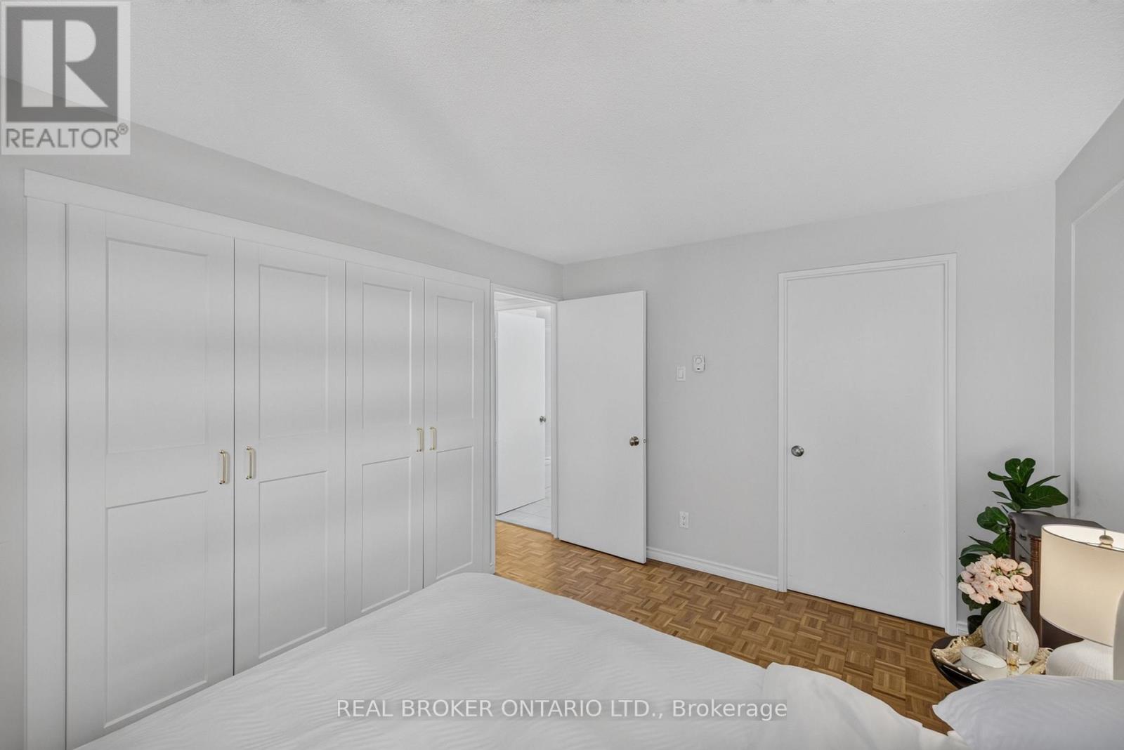 475 Laurier Avenue West — photo 17