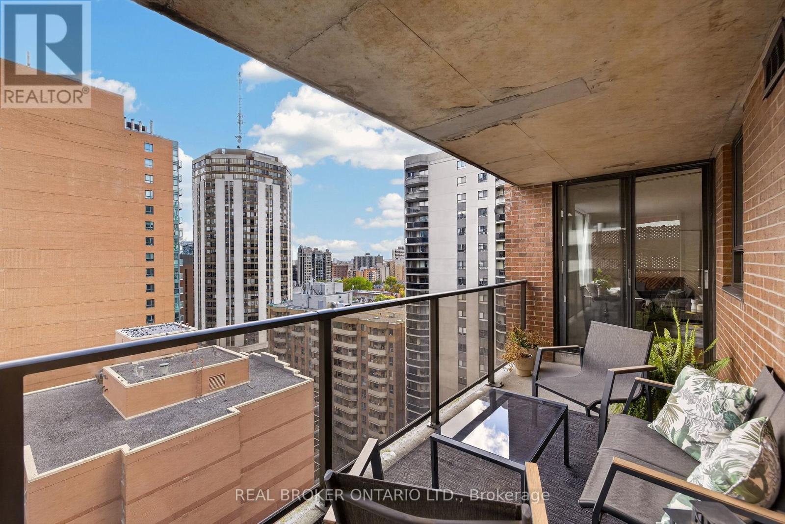 475 Laurier Avenue West — photo 20