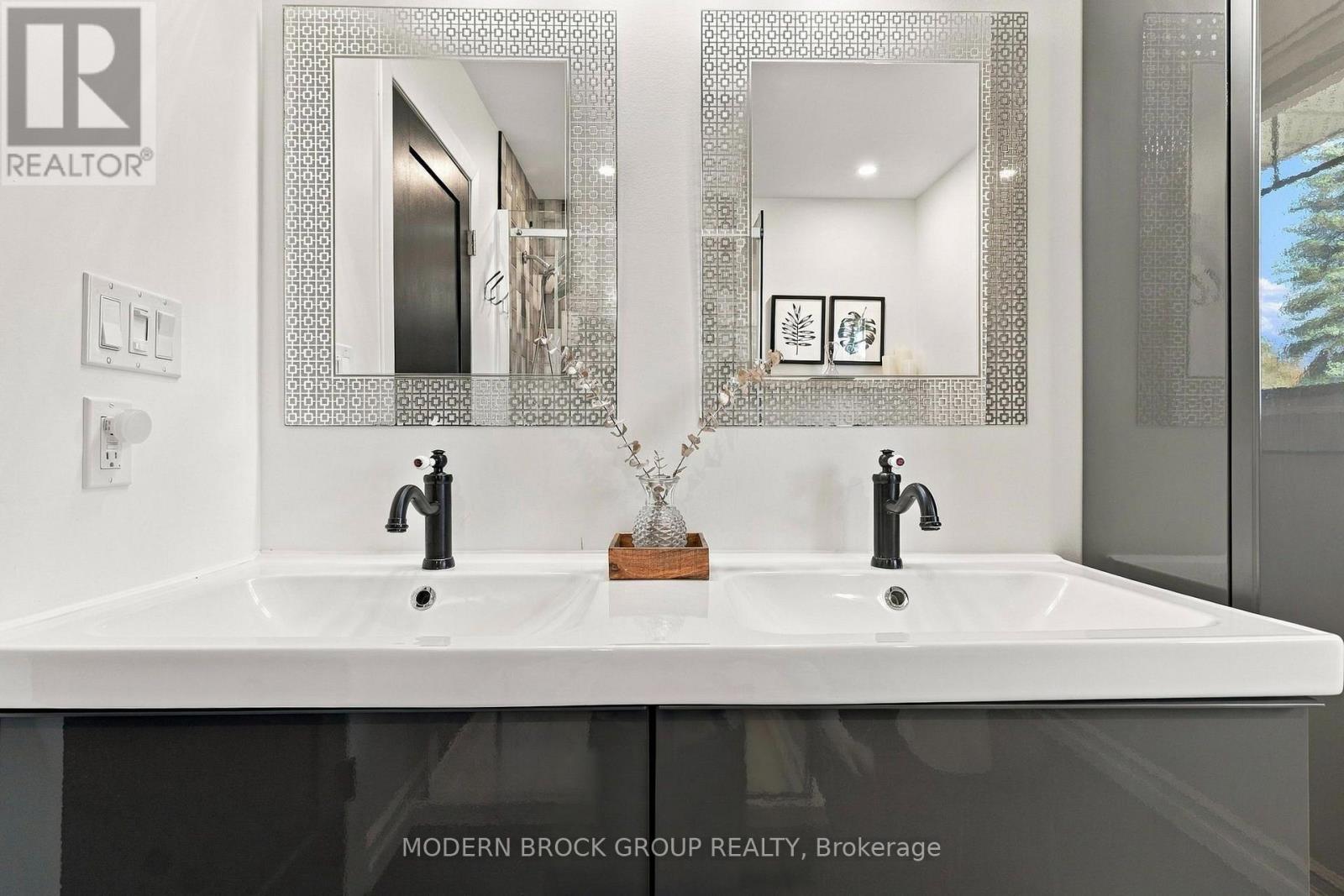 10 Manor Drive — photo 34