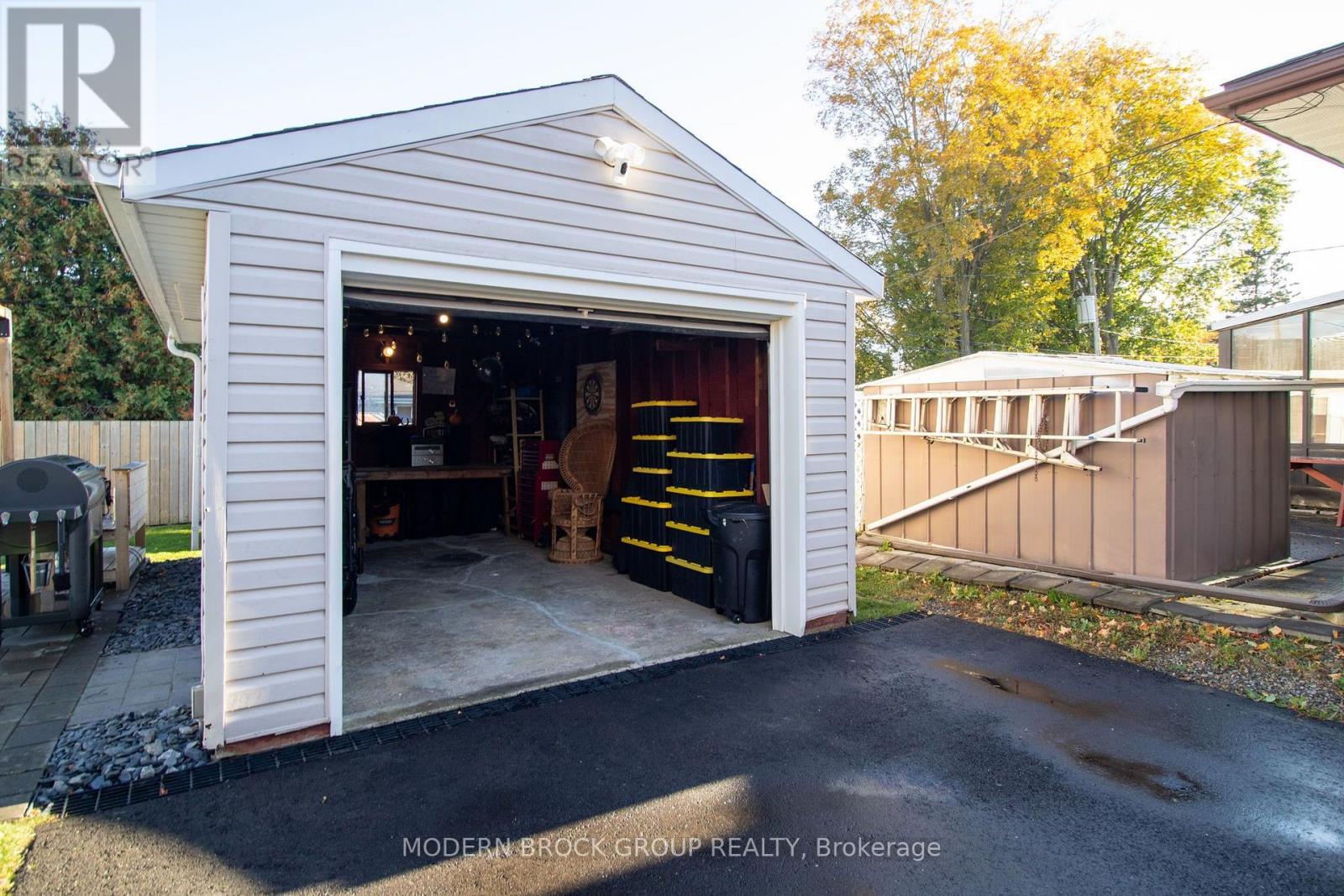 10 Manor Drive — photo 45