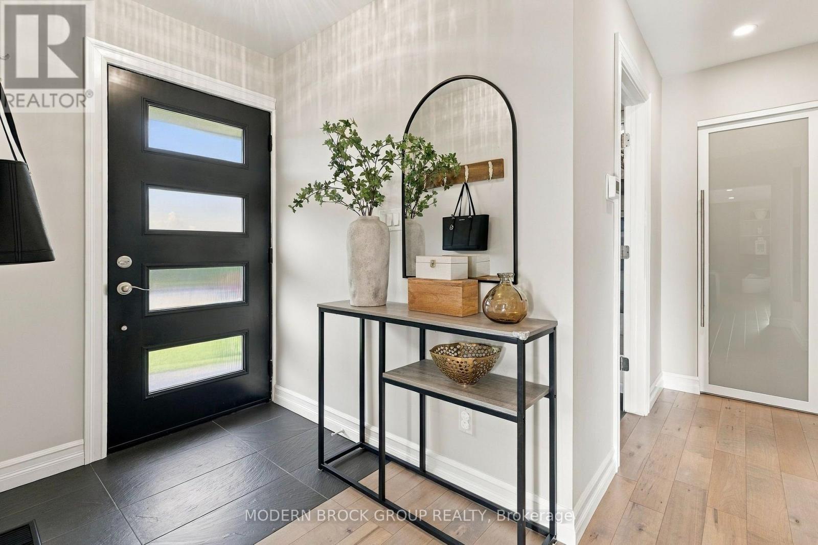 10 Manor Drive — photo 8