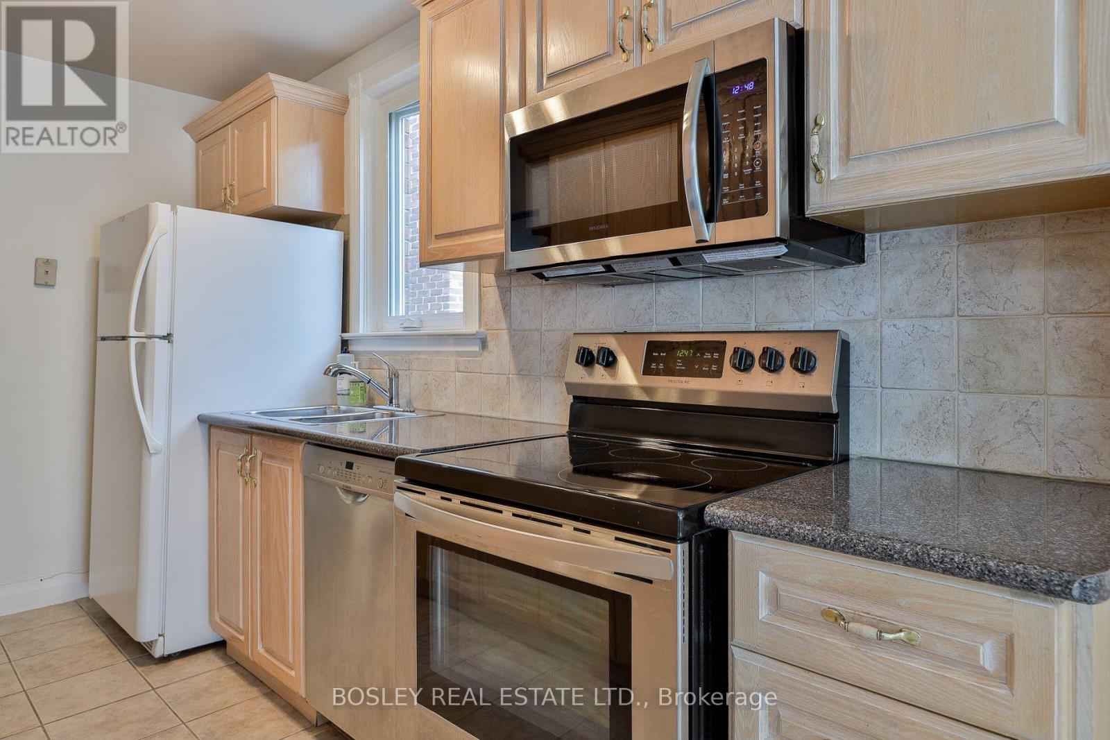 41 St Cuthberts Road, Toronto, ON photo 17