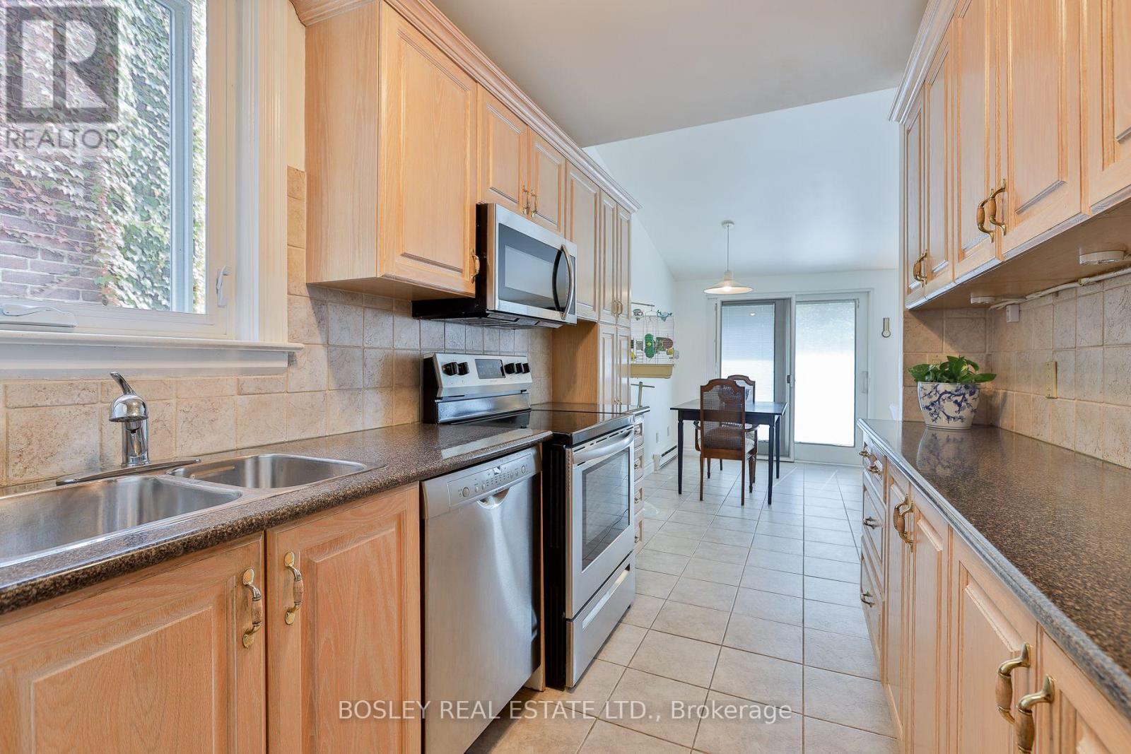 41 St Cuthberts Road, Toronto, ON photo 18