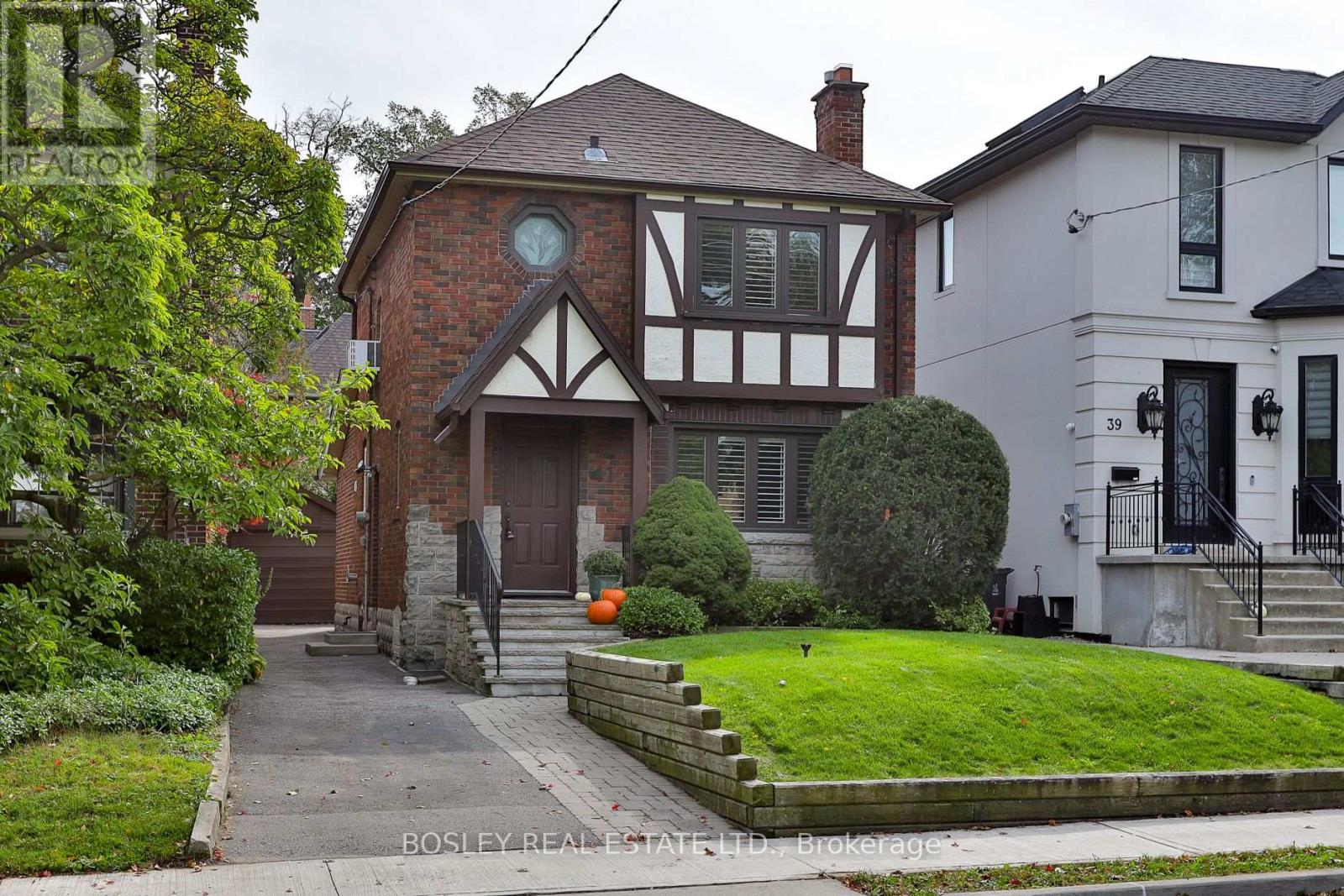 41 St Cuthberts Road, Toronto, ON photo 2