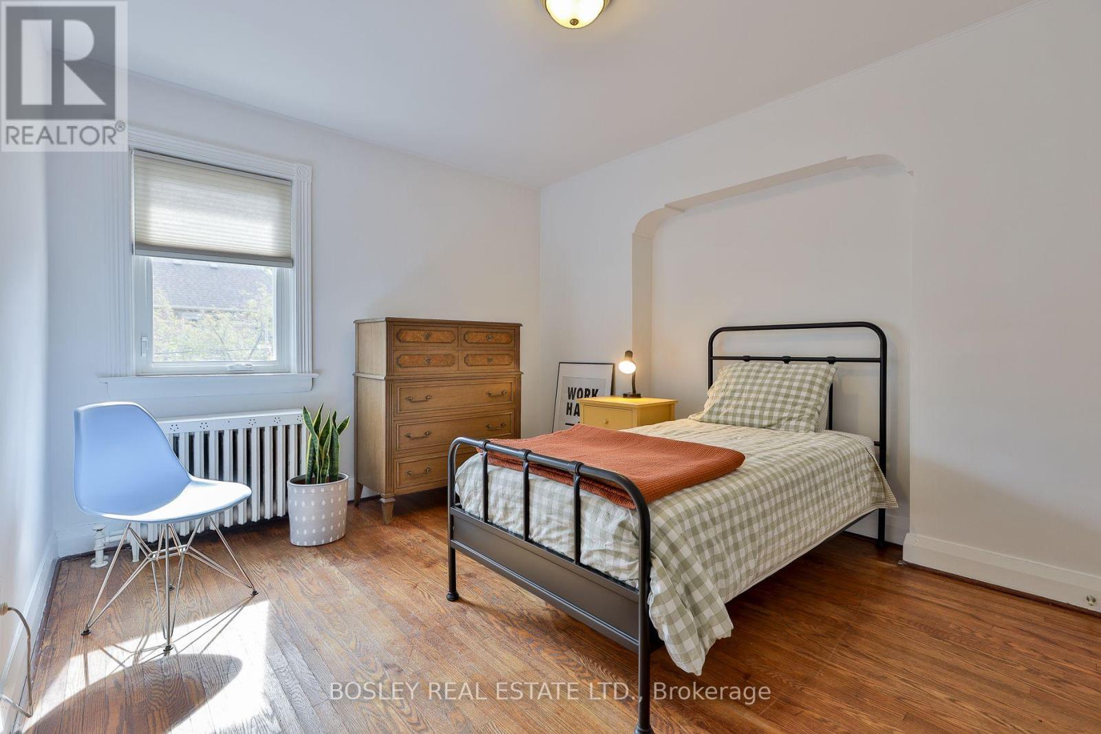 41 St Cuthberts Road, Toronto, ON photo 22