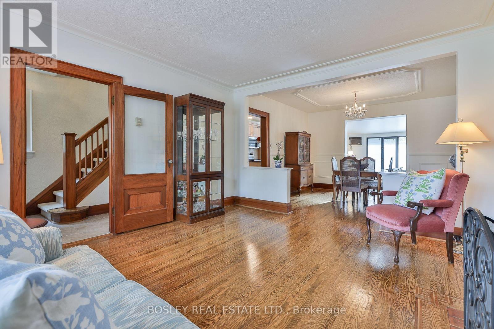 41 St Cuthberts Road, Toronto, ON photo 6