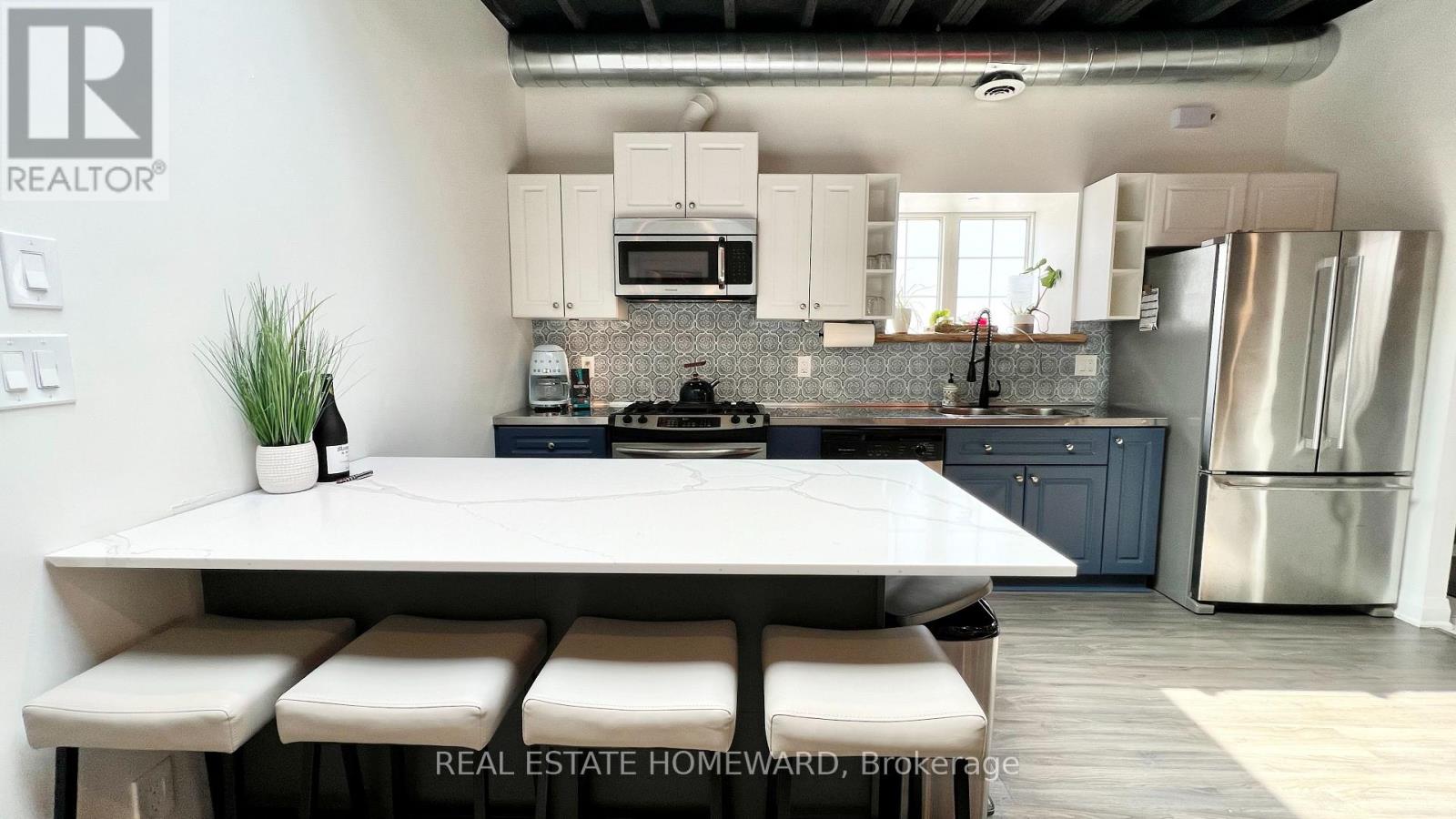 1233 Dundas Street East — photo 13