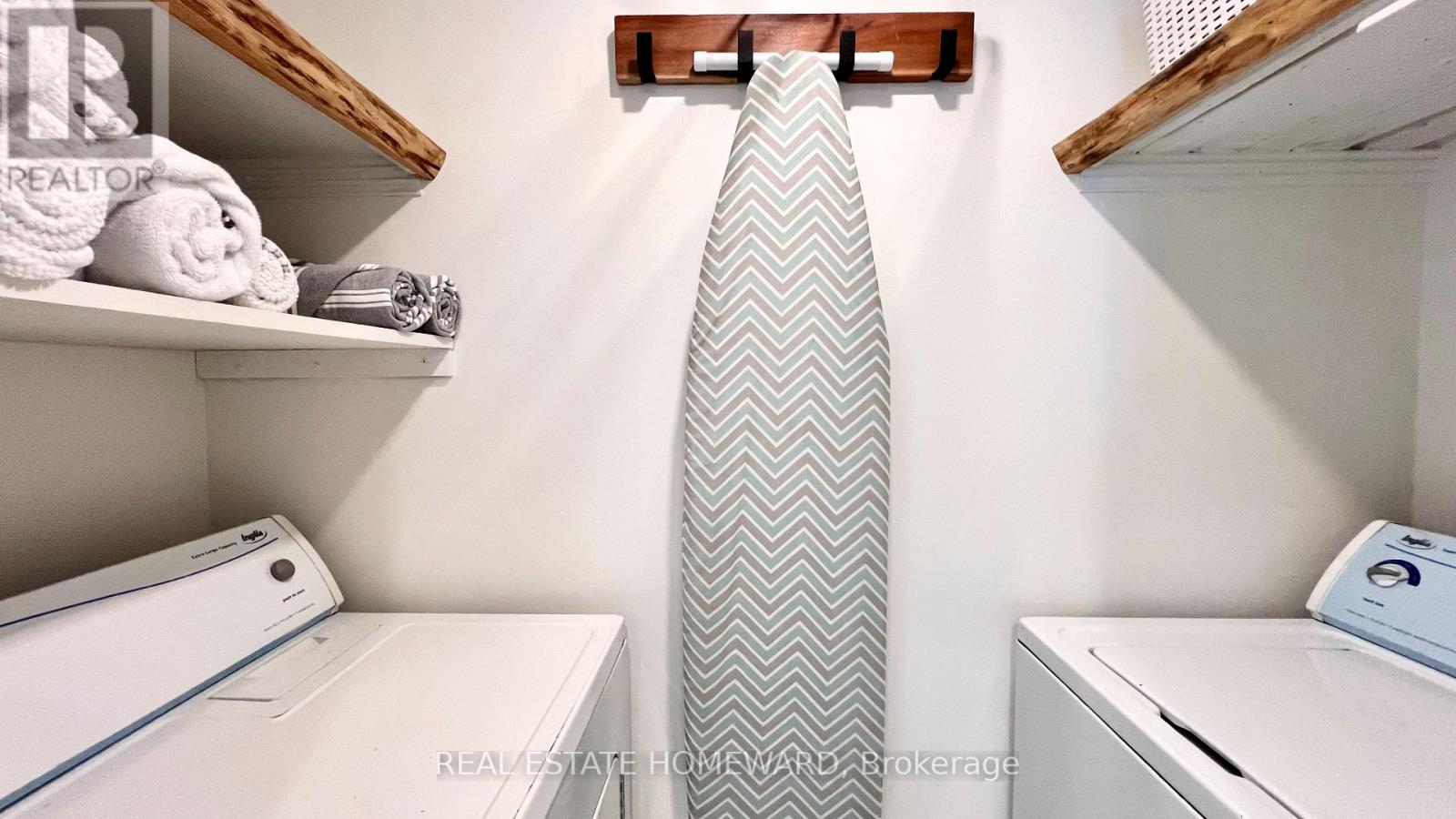 1233 Dundas Street East — photo 20