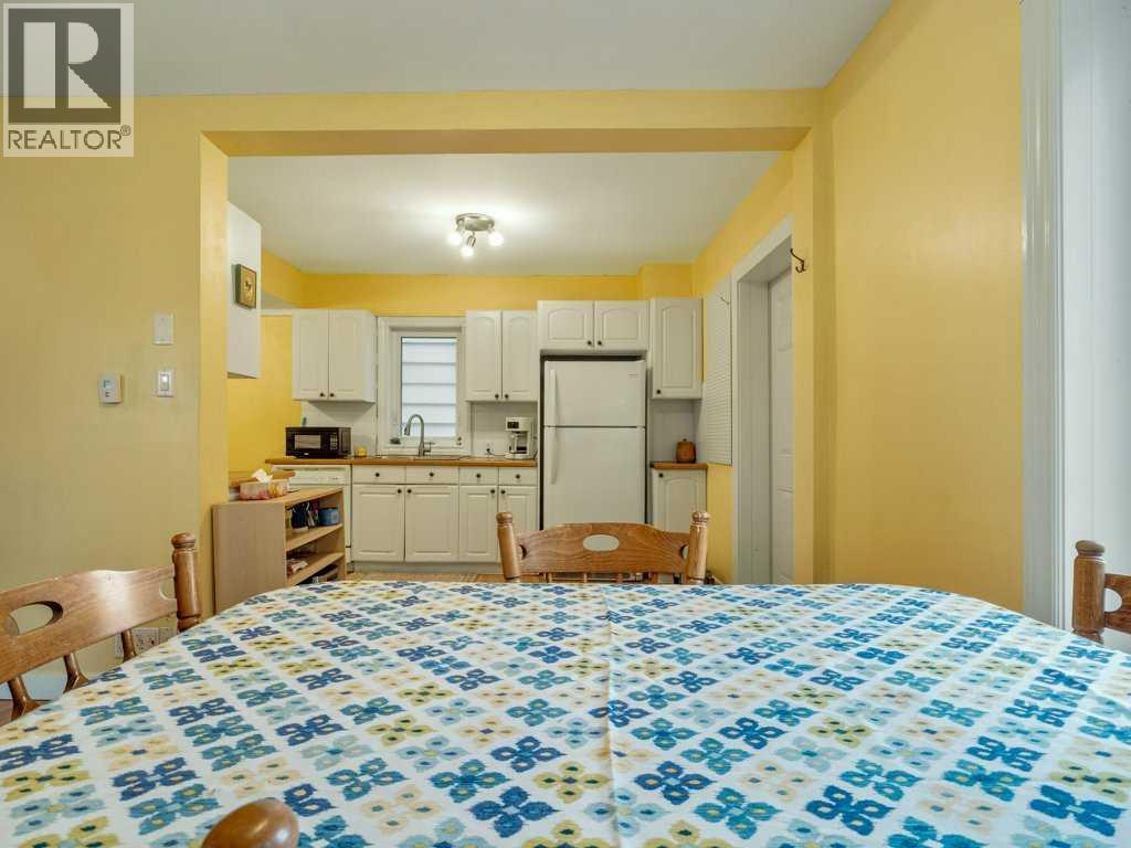 959 8 Street S, photo 16 of 44