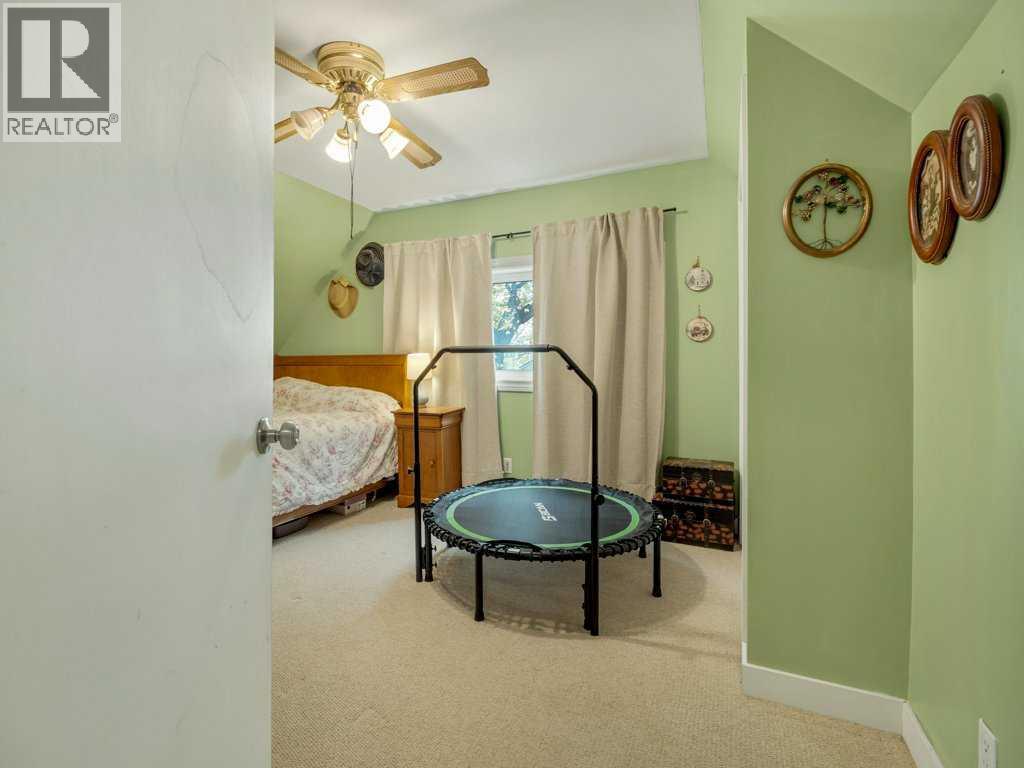 959 8 Street S, photo 29 of 44