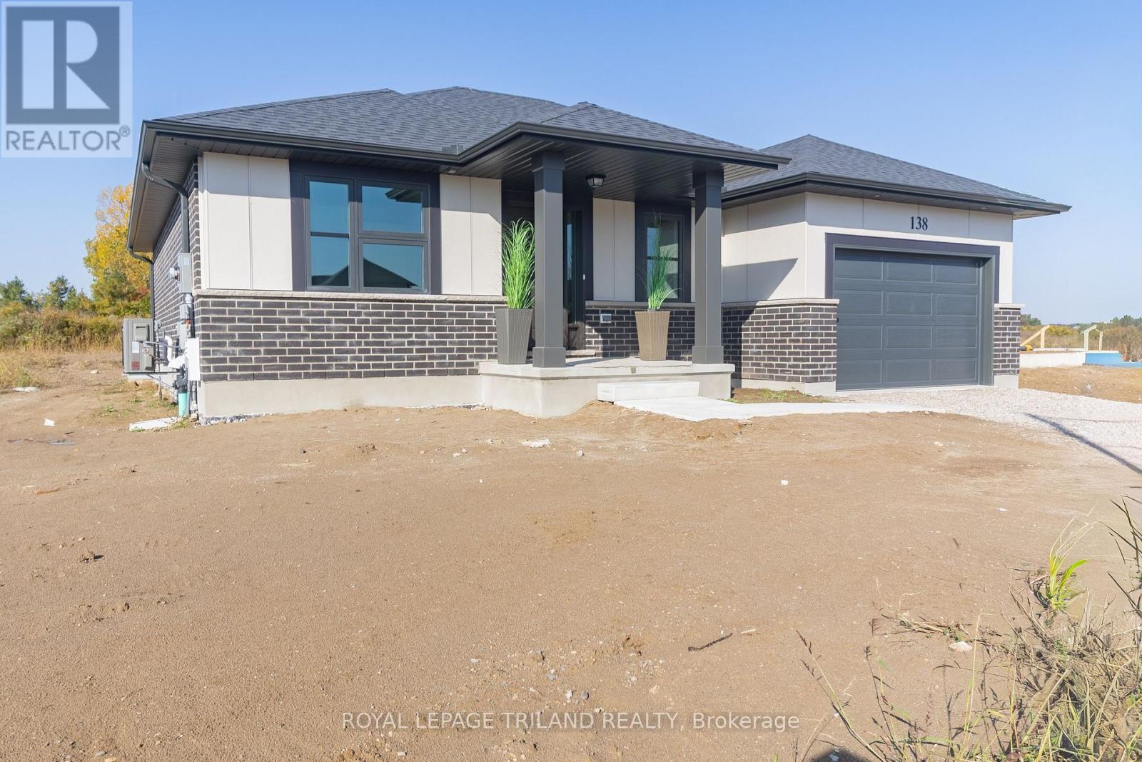 138 Benjamin Parkway — photo 26