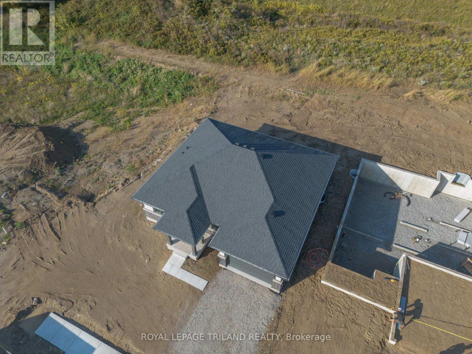 138 Benjamin Parkway — photo 32