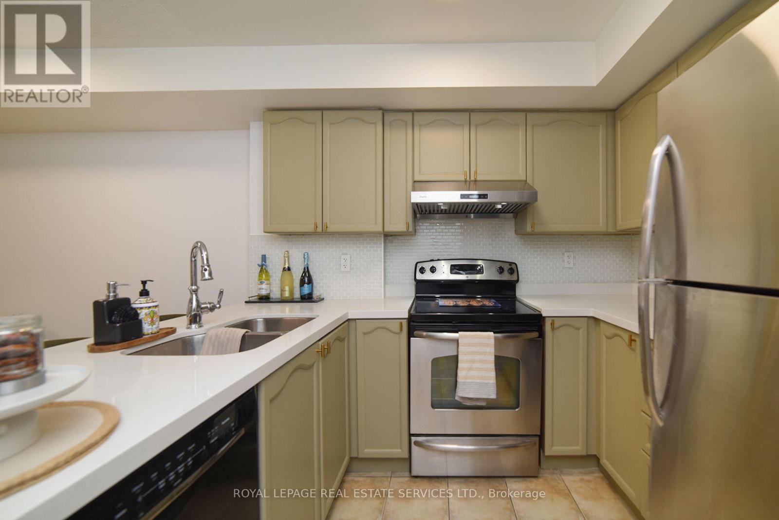 312 John Street — photo 15