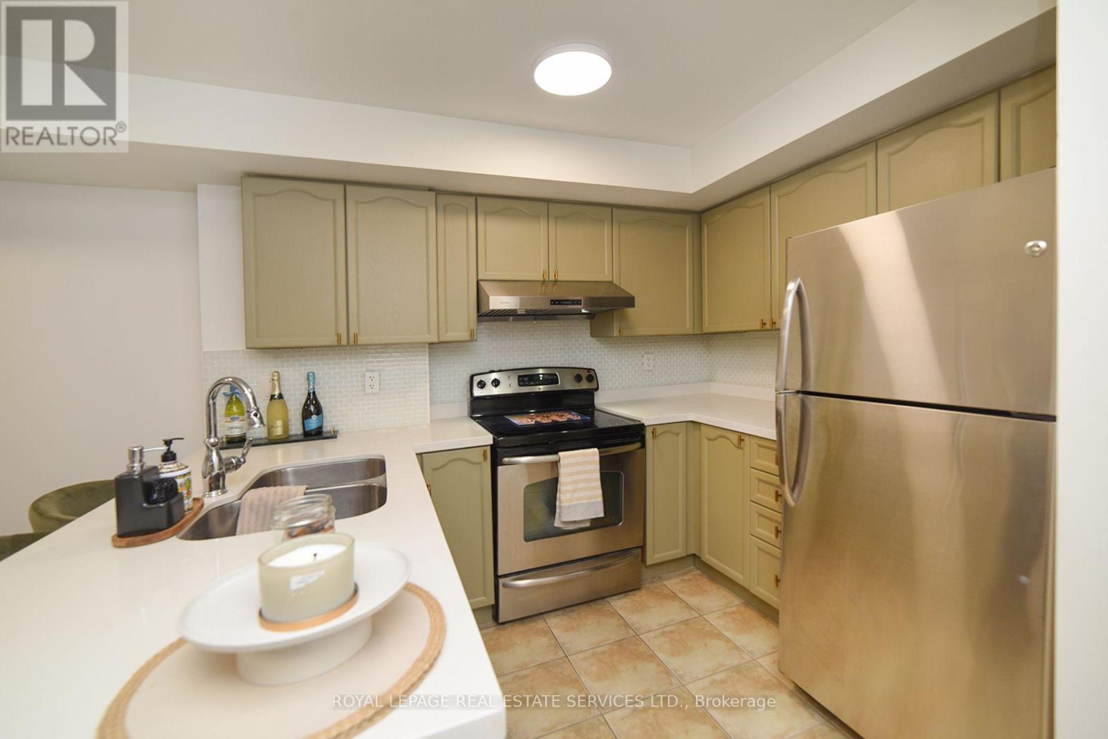 312 John Street — photo 14