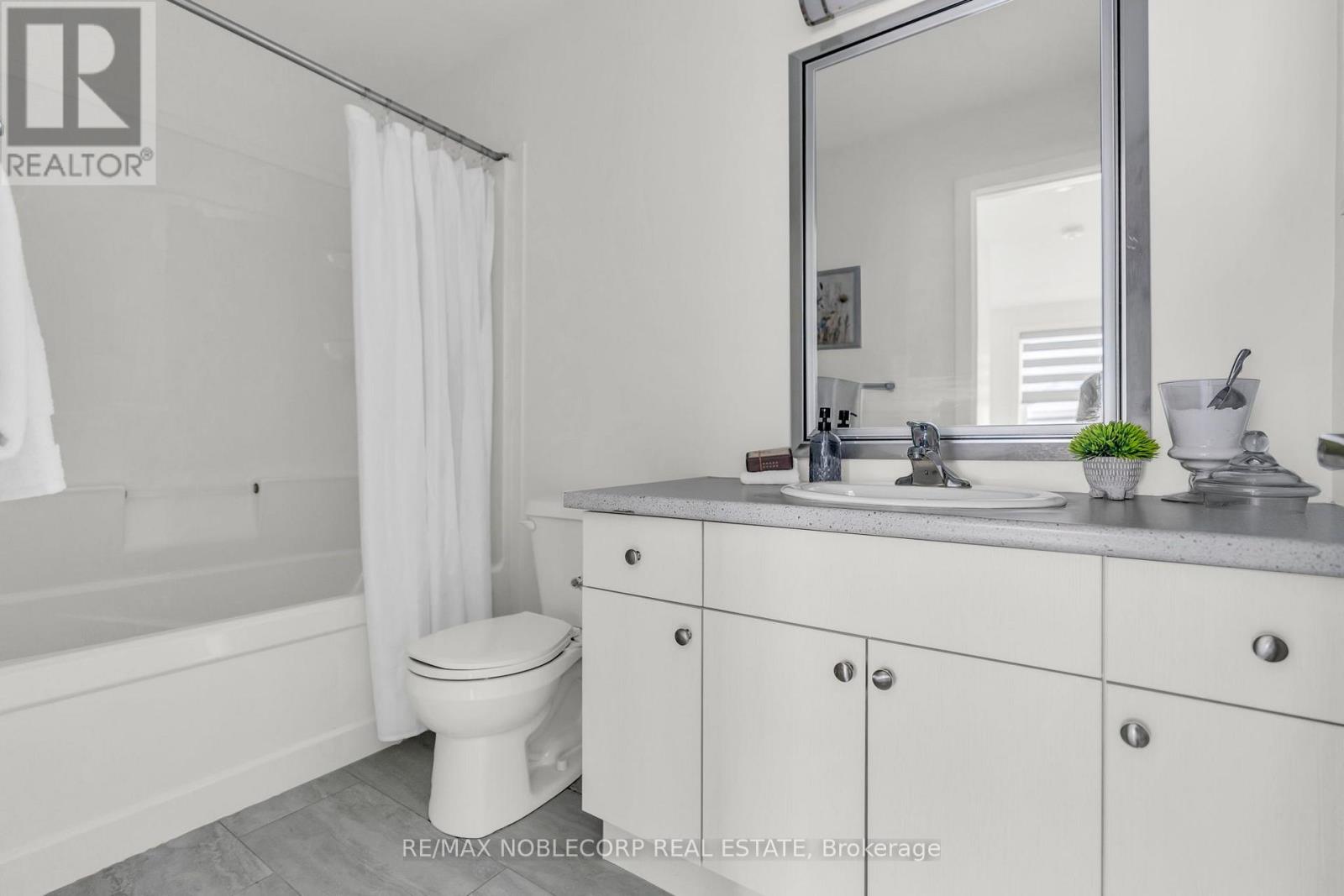 #15 745 CHELTON ROAD - 31