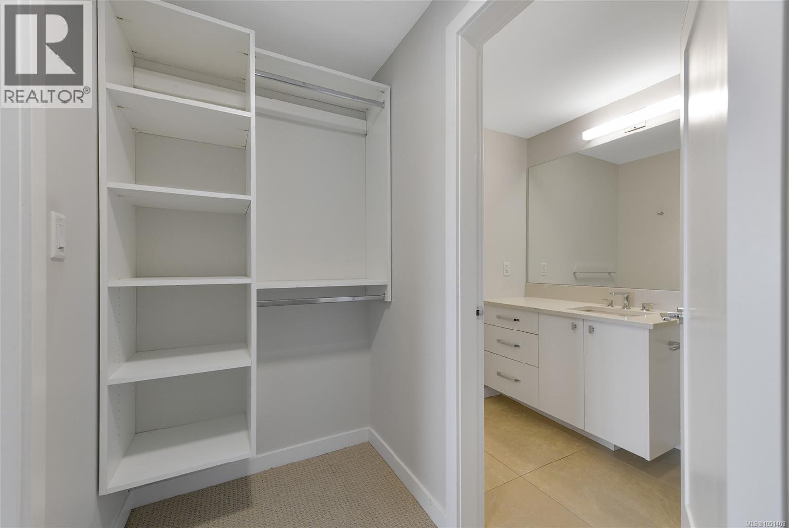 408 4030 Shelbourne Street, Saanich