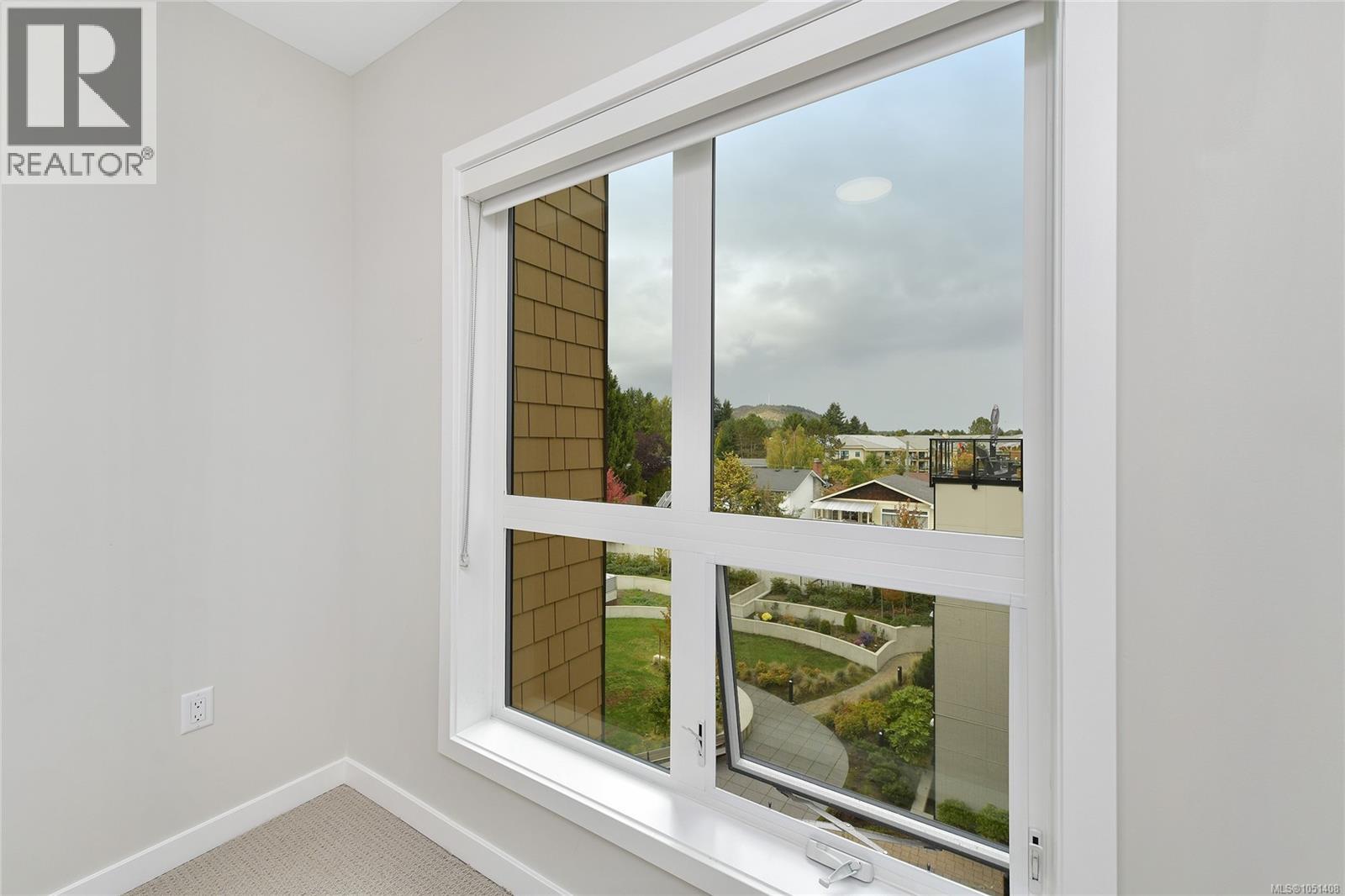 408 4030 Shelbourne Street, Saanich