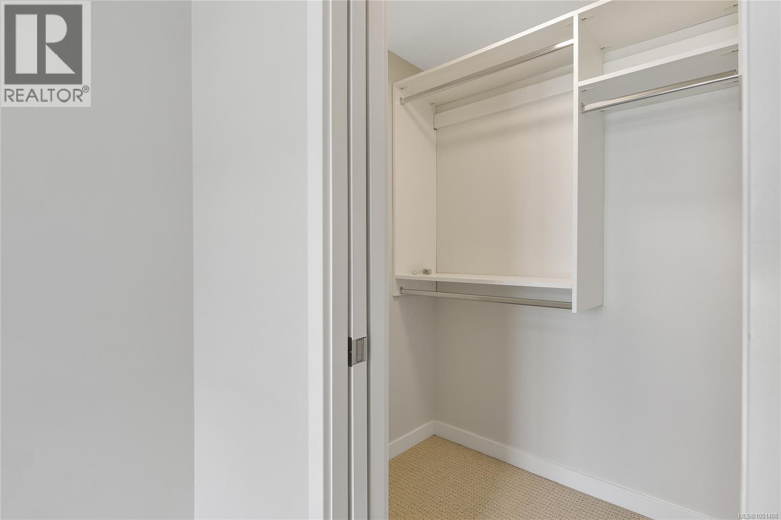 408 4030 Shelbourne Street, Saanich