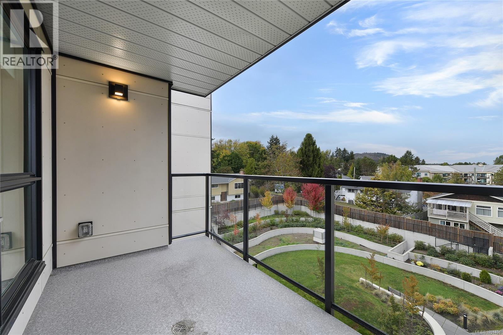 408 4030 Shelbourne Street, Saanich