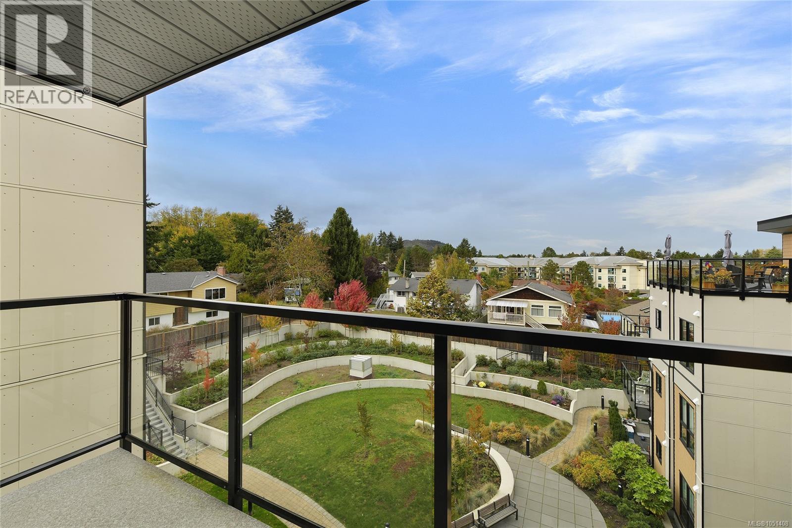 408 4030 Shelbourne Street, Saanich