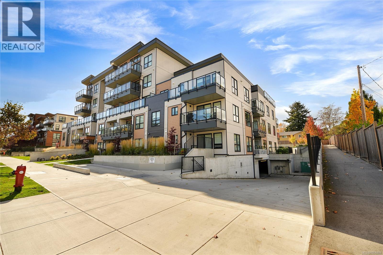 408 4030 Shelbourne Street, Saanich