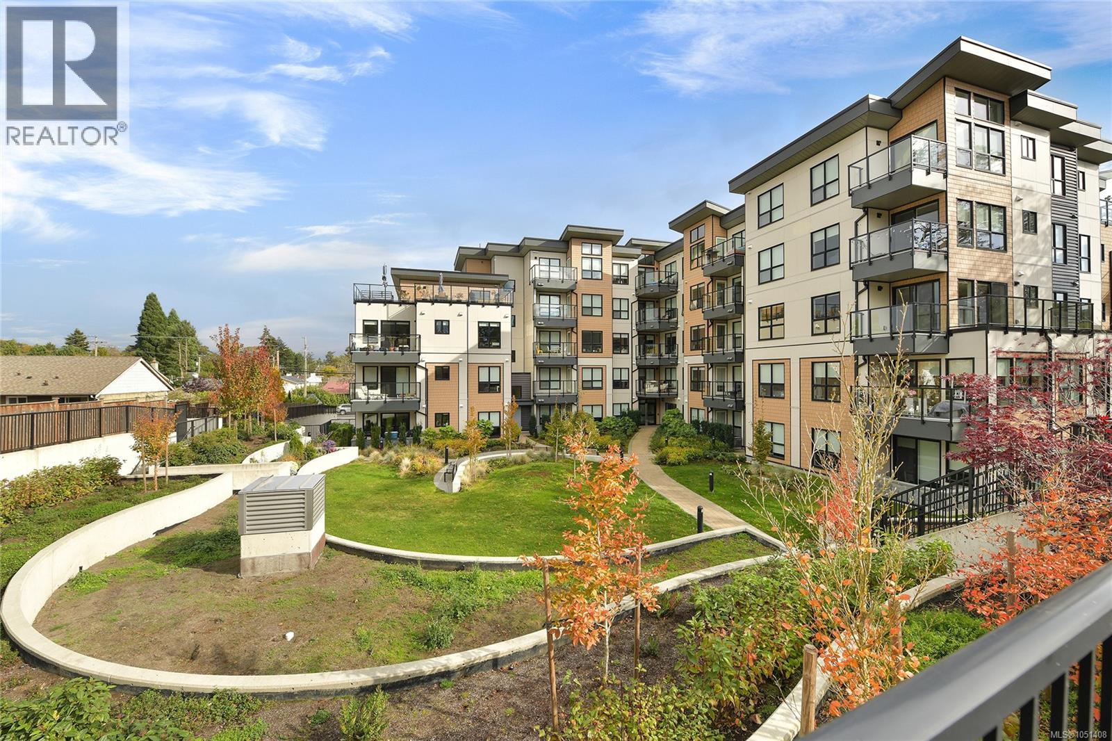 408 4030 Shelbourne Street, Saanich
