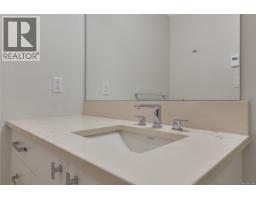 408 4030 Shelbourne St, Saanich, BC V8N3E4 Photo 22