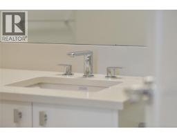 408 4030 Shelbourne St, Saanich, BC V8N3E4 Photo 29
