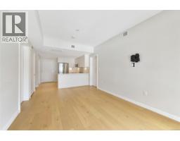 Living room - 408 4030 Shelbourne St, Saanich, BC V8N3E4 Photo 6