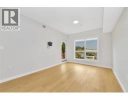 Ensuite - 408 4030 Shelbourne St, Saanich, BC V8N3E4 Photo 7