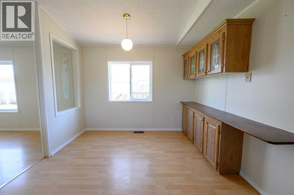 10017 100 Avenue - 4