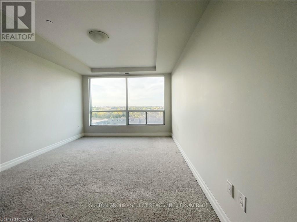 260 Villagewalk Boulevard — photo 17