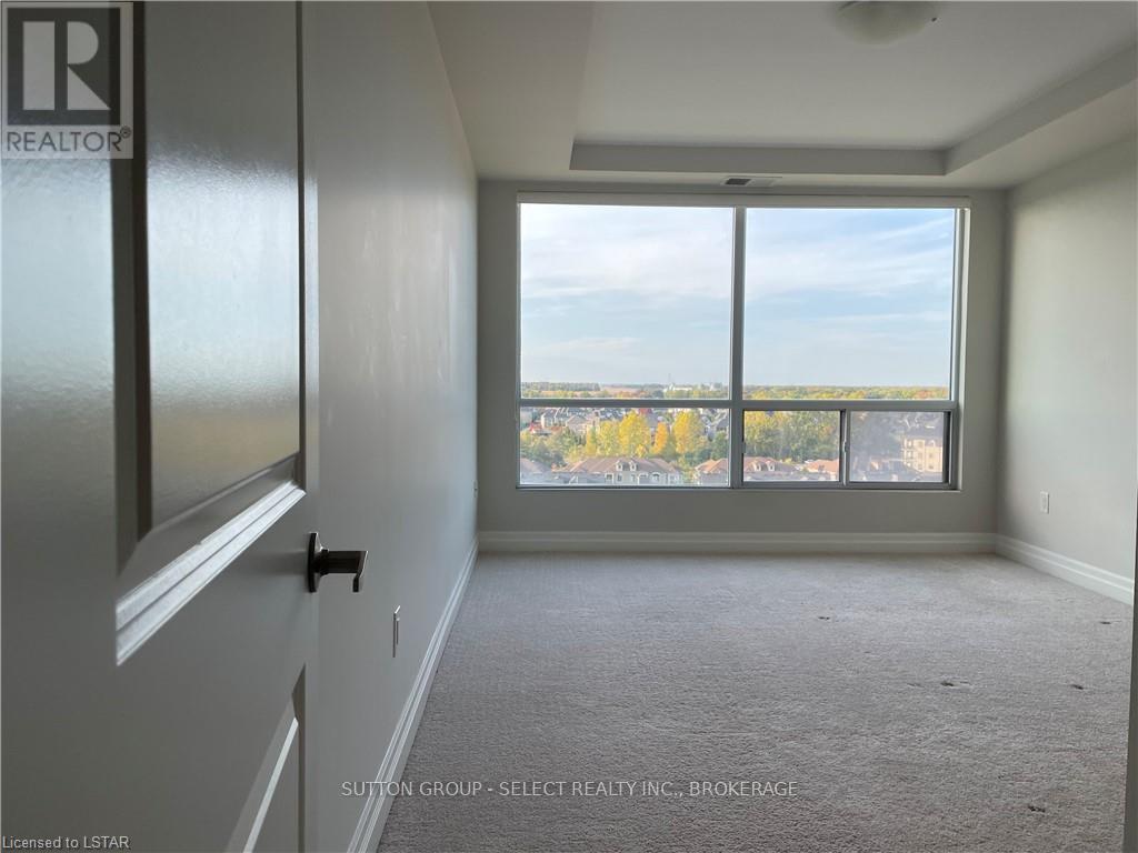 260 Villagewalk Boulevard — photo 28